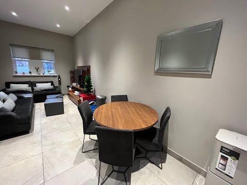 2 Bed Flat, Trafalgar House, LS1 - Photo 1