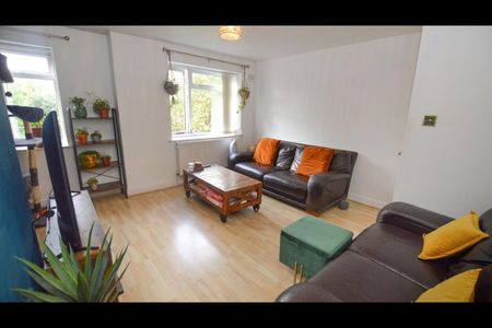 2 Bed Flat, Melmerby Court, M5 - Photo 2