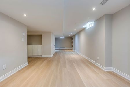 For Lease - 3349 Springflower Way, Oakville, Ontario - Photo 2