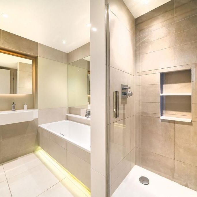 3 bedroom flat to rent - Photo 1