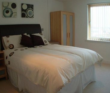 2 bedroom flat to rent - Photo 4