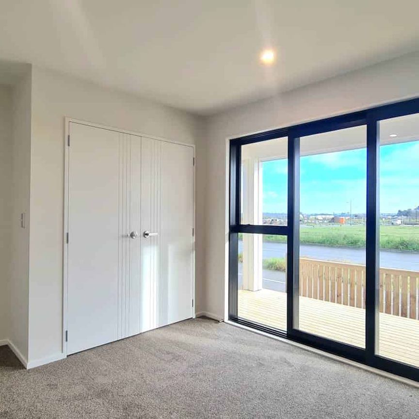 Pristine & Modern: Like a Brand-New Home! - Photo 1