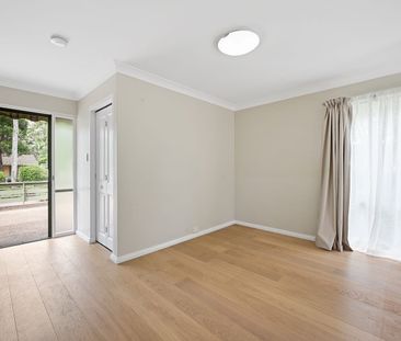 Renovated 3 Bedroom Townhouse (freshly painted and new carpet) - Photo 5