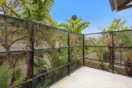 Boutique apartment in prime South Yarra location - Photo 3