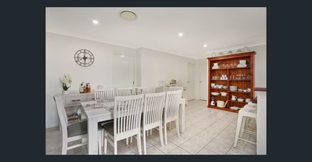 Neat Home in a quiet street - Photo 2