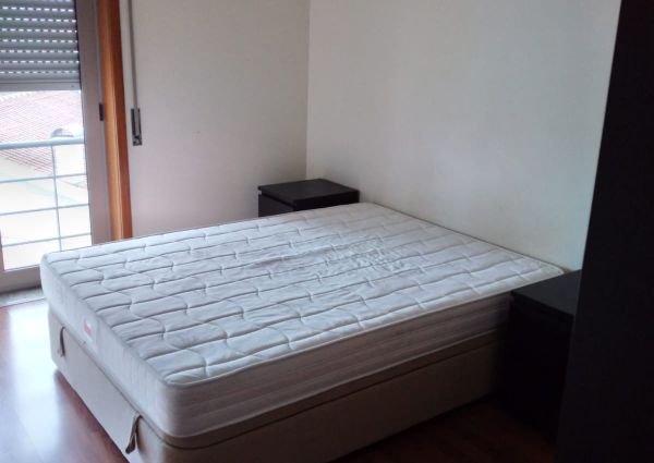 Apartamento T0+1 junto ao Centro Comercial Glicínias