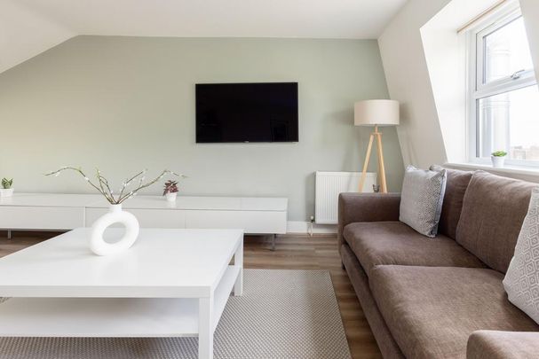 2 bedroom flat to rent - Photo 1