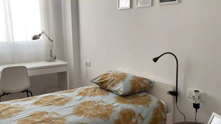Room in a shared 5-bedroom apartment for rent in Burjassot - Photo 5