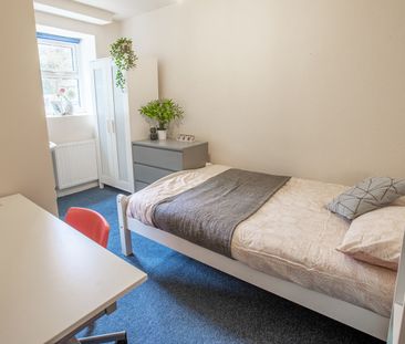 5 Bed Terraced House, Whitham Road, S10 - Photo 2