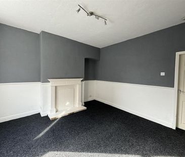 2 bedroom end of terrace house to rent - Photo 4