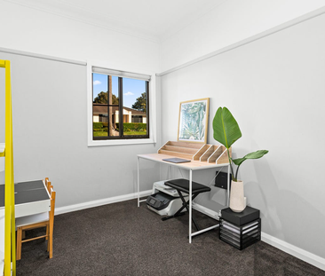 Spacious 3-Bedroom Home with Generous Outdoor Living and Ample Storage - Photo 6