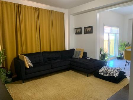 For Lease - 253 Fleetwood Drive, Oshawa, Ontario - Photo 4