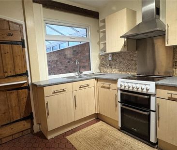 2 bedroom semi-detached house to rent - Photo 6