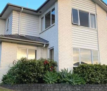 Spacious 5 Bedroom house at Flat Bush - Photo 3