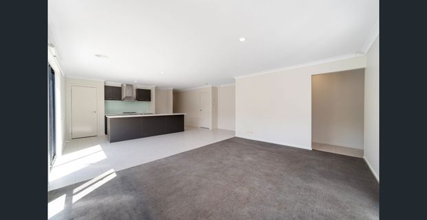 Perfect location & Spacious - Photo 1