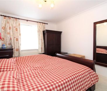 2 Bed Maisonette, Sandall Close, W5 - Photo 3