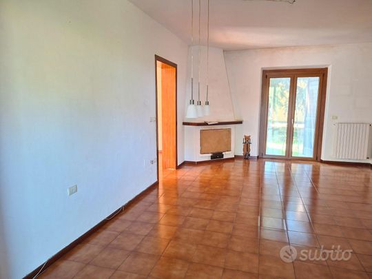 Appartamento con giardino e 4 camere - Photo 1