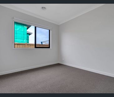 Modern Living in the Heart of Mickleham! - Photo 6