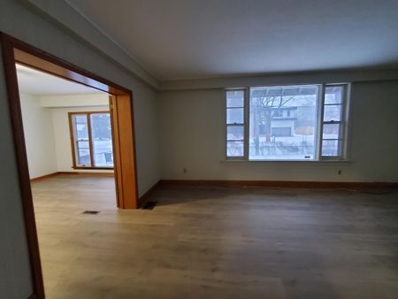 For Lease - 9 Lamont Avenue Unit# Main and second floors, Toronto, Ontario - Photo 3