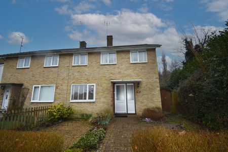 3 bedroom End Terraced House - Harwood Hill, Welwyn Garden City - Photo 4