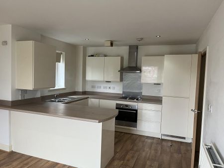 2 bedroom flat to rent - Photo 2