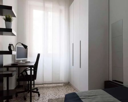 Viale Nazario Sauro, Milan, Lombardy 20124 - Photo 2