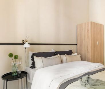 Carrer de Calàbria, Barcelona, Catalonia 08015 - Photo 3