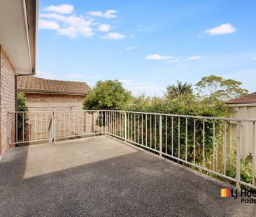 Private Rear Villa with Light-Filled Living & Courtyard - Photo 2