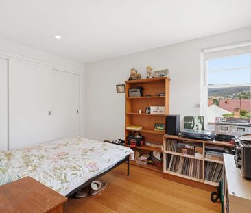 Charming Battery Point Unit for Rent - Photo 3