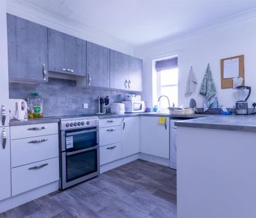 4 bedroom apartment to rent - Photo 6