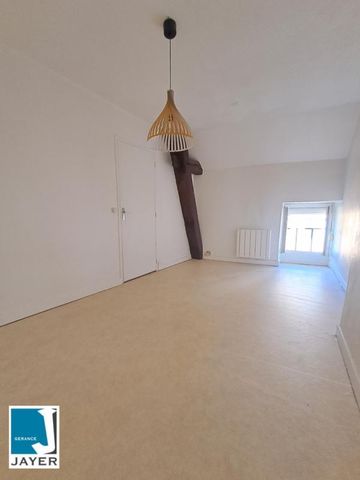 F1 BIS AU CENTRE VILLE DE FONTAINES - Photo 3