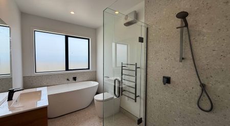 Brand New 3-Bedroom Home in Hanley’s Farm – Ready - Photo 4