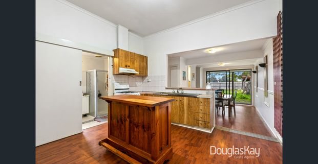 Comfortable Unit in Prime Location - Photo 1