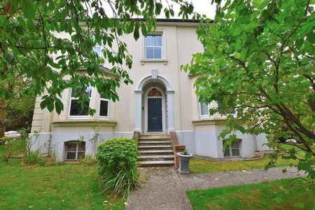 The Causeway, Dunmow, CM6 - Photo 3