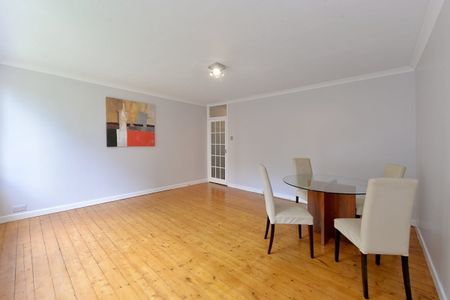 3 bedroom maisonette to rent - Photo 2