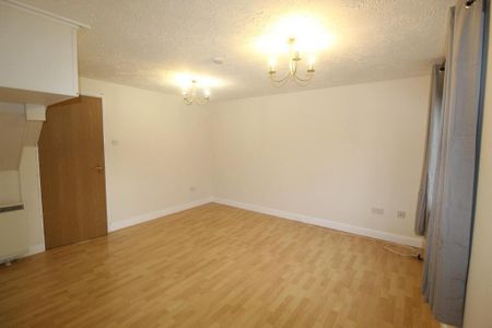 2 bedroom terraced house to rent - Photo 3