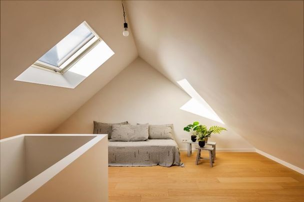 Hoogwaardig afgewerkt gemeubeld triplexappartement (ca. 125 m²) in hartje Gent, vlakbij Visserij/Lousbergkaai. - Photo 1