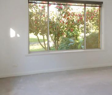 Quiet location with farmland views - Photo 6