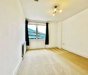 2 bedroom apartment to rent High Street, Poole, Dorset, BH15 - Photo 5