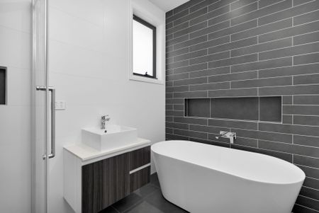 Comfortable Family Home - Photo 4