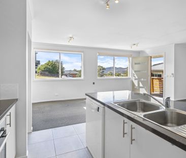 Easy Living in a Convenient Location - Photo 2