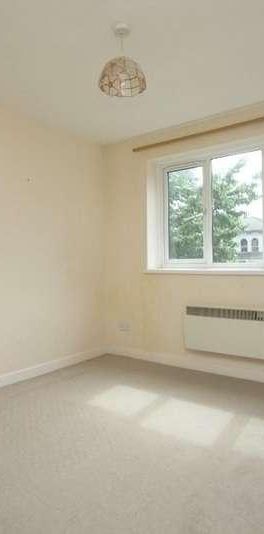 Sidney Road, Staines-upon-thames, TW18 - Photo 1