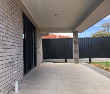 IMPRESSIVE FAMILY LIVING WITH SPACE, STYLE & EXCEPTIONAL ENTERTAINING - Photo 3