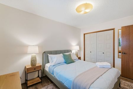 77 Avenue Northwest - Photo 5