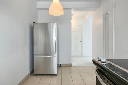 809 Bloomfield Avenue - Photo 2