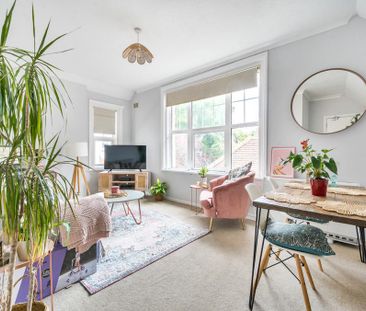 2 bedroom flat to rent - Photo 2