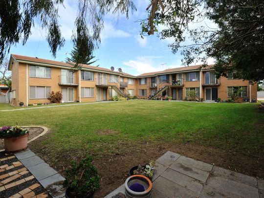 3 Bedroom Ground Floor Unit - Photo 1