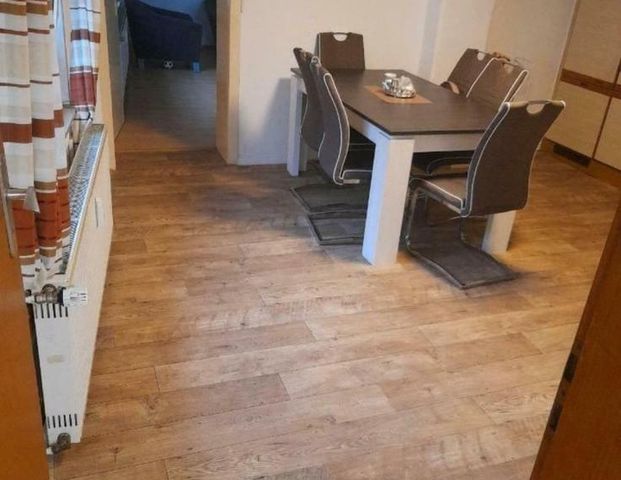 2 Zimmer Wohnung - große Einbauküche, Balkon und 75 qm - Photo 1