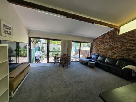 2-3 Bedroom Townhouse in the Heart of The Entrance - Photo 2