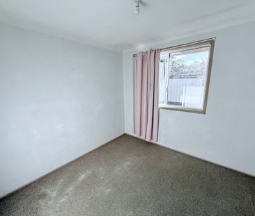 FAMILY HOME, IDEAL LOCATION, QUIET CUL-DE-SAC LIVNG - Photo 4